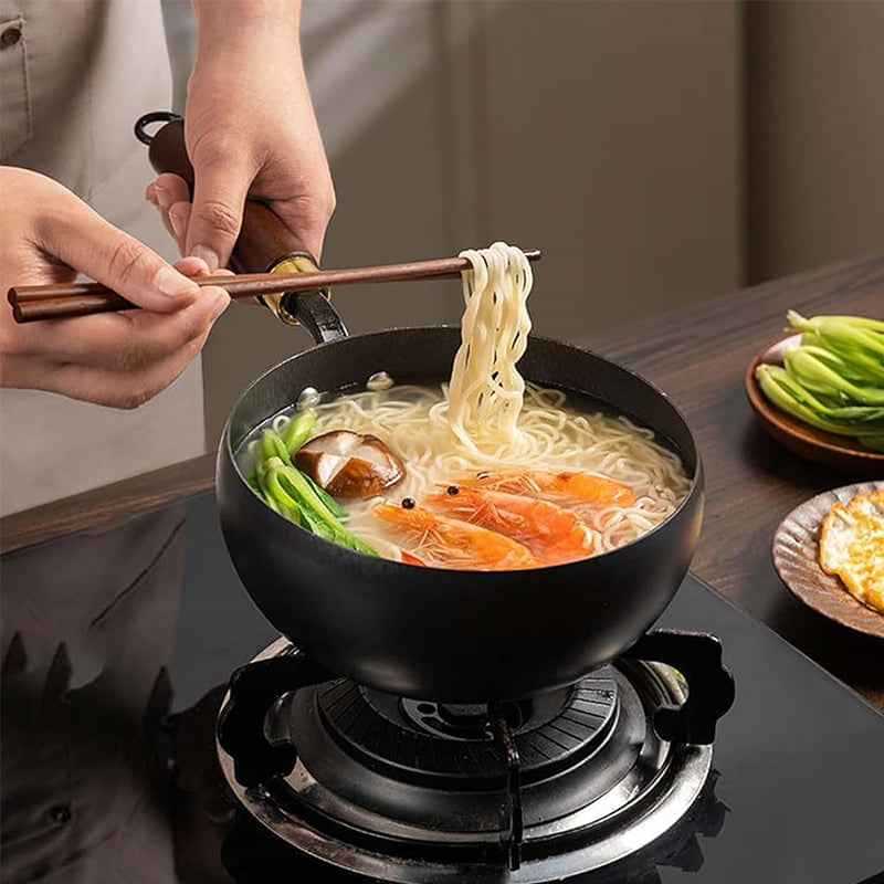 Hand-Forged Iron Wok 24/28cm Uncoated with Wood Lid for Induction Gas.