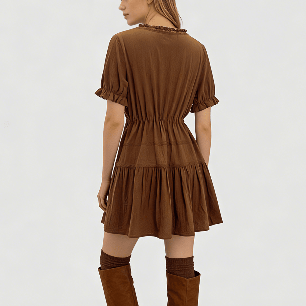 Women's fashionable French-style lace-trimmed velvet bow waist drawstring dress.