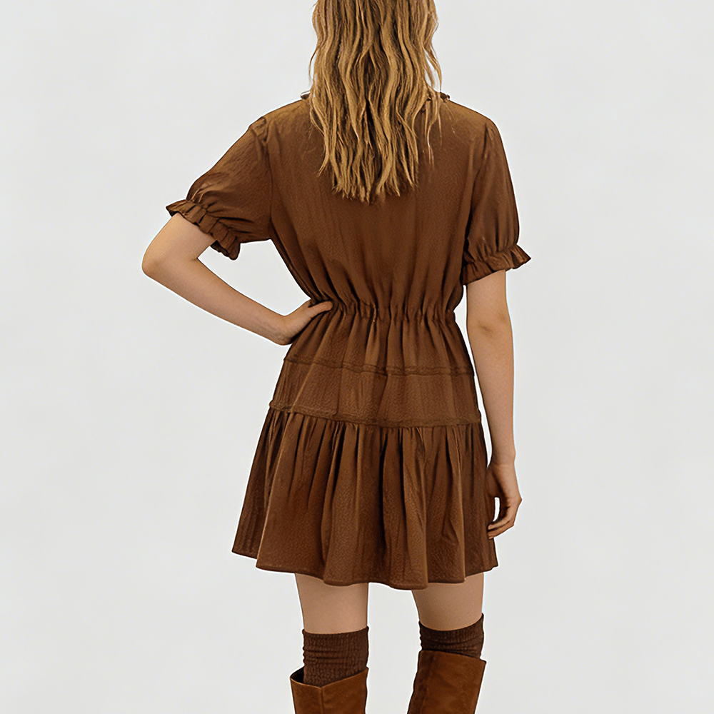 Women's fashionable French-style lace-trimmed velvet bow waist drawstring dress.